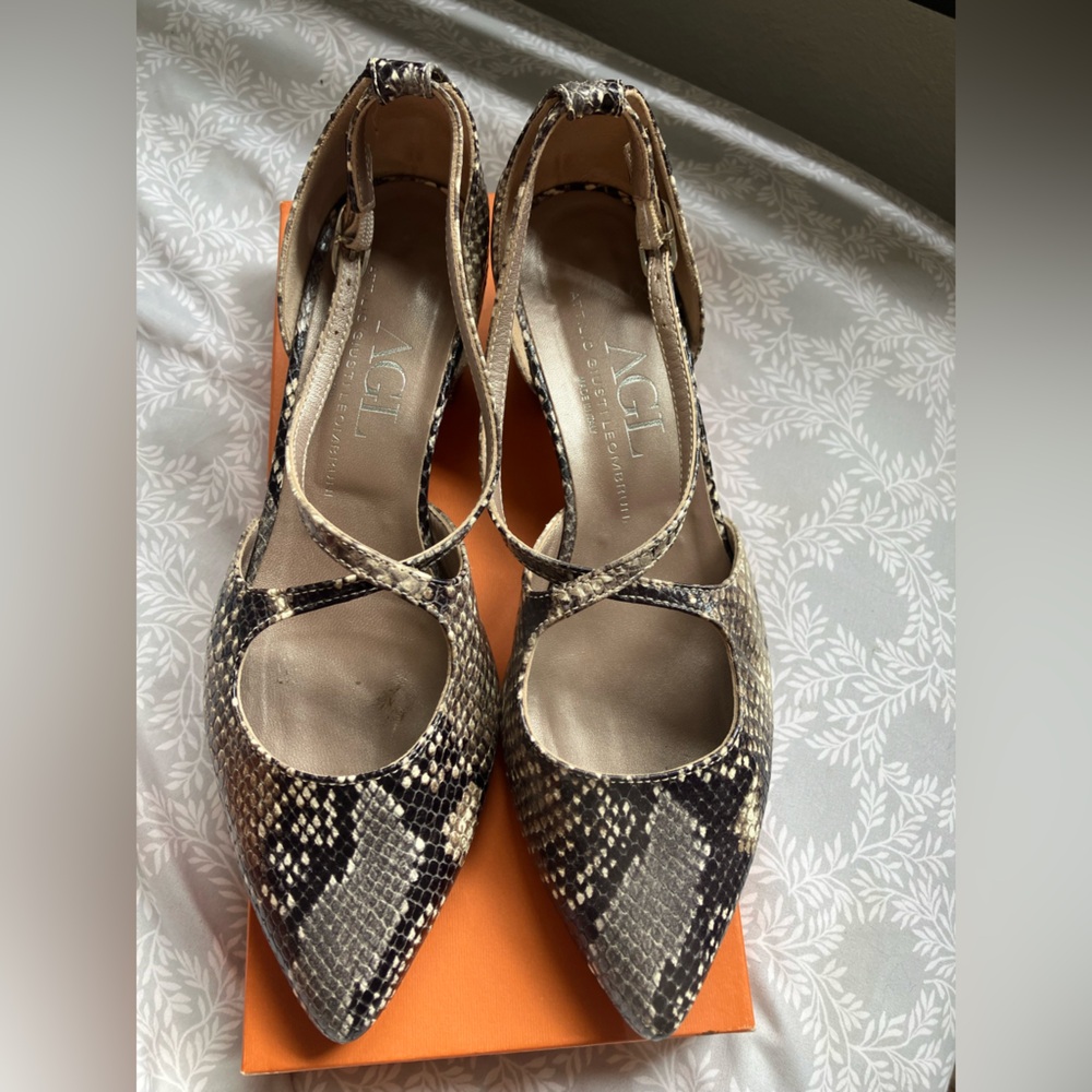 AGL kitten heels